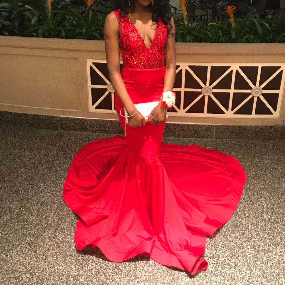 SEXY RED PROM DRESS !❤️